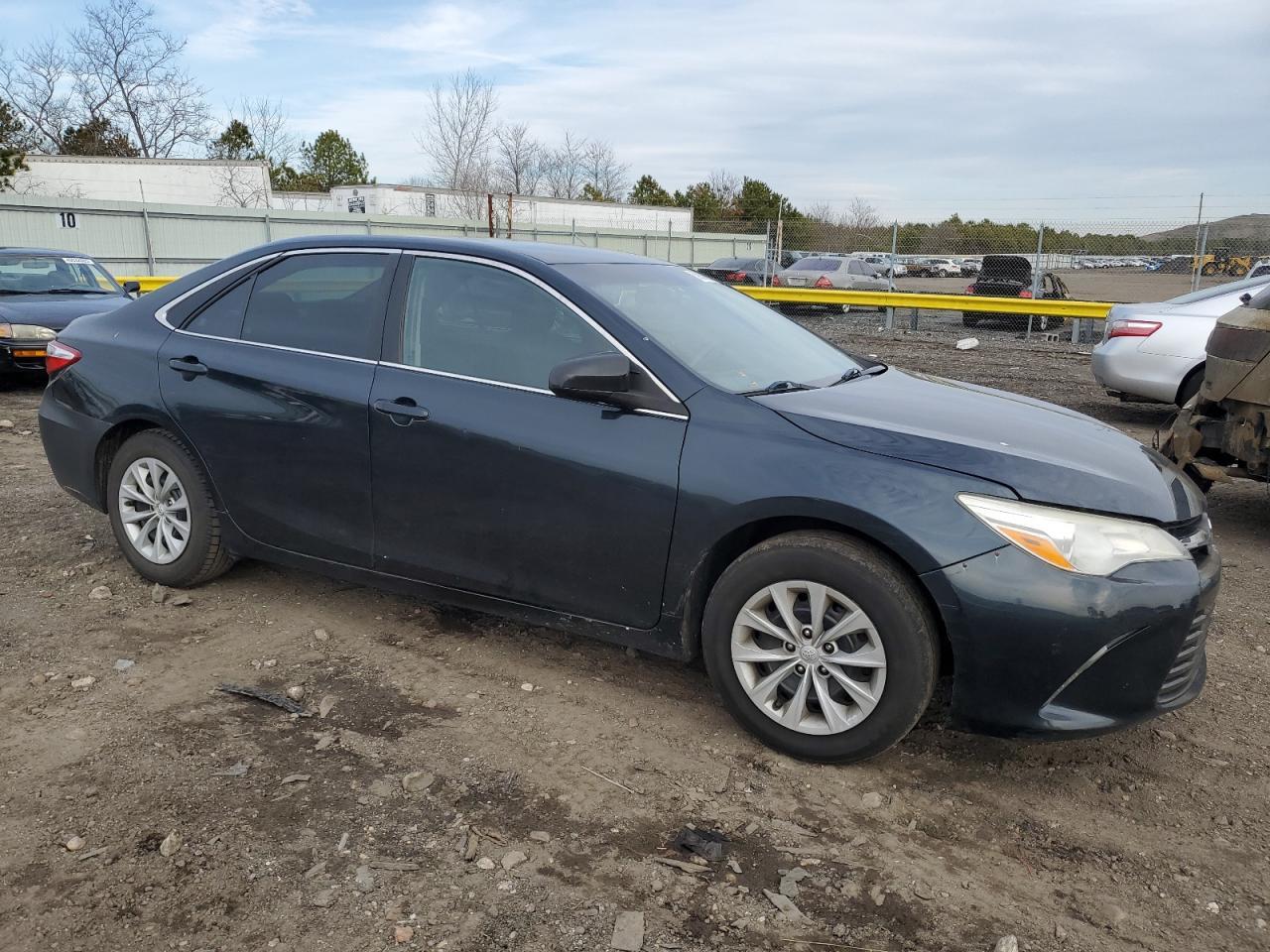 2015 TOYOTA CAMRY LE - Фото 4