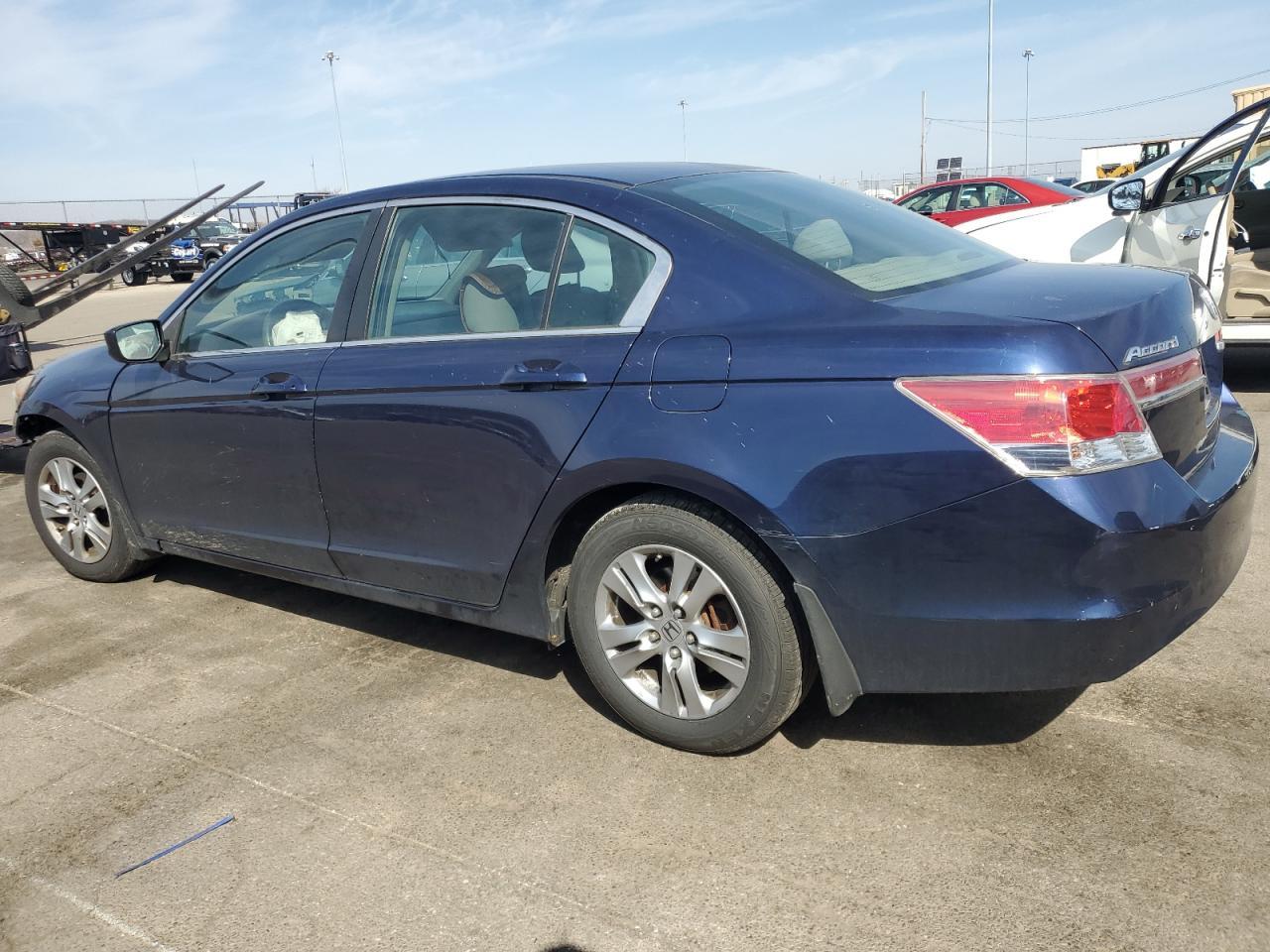 2011 HONDA ACCORD LXP - Image 2