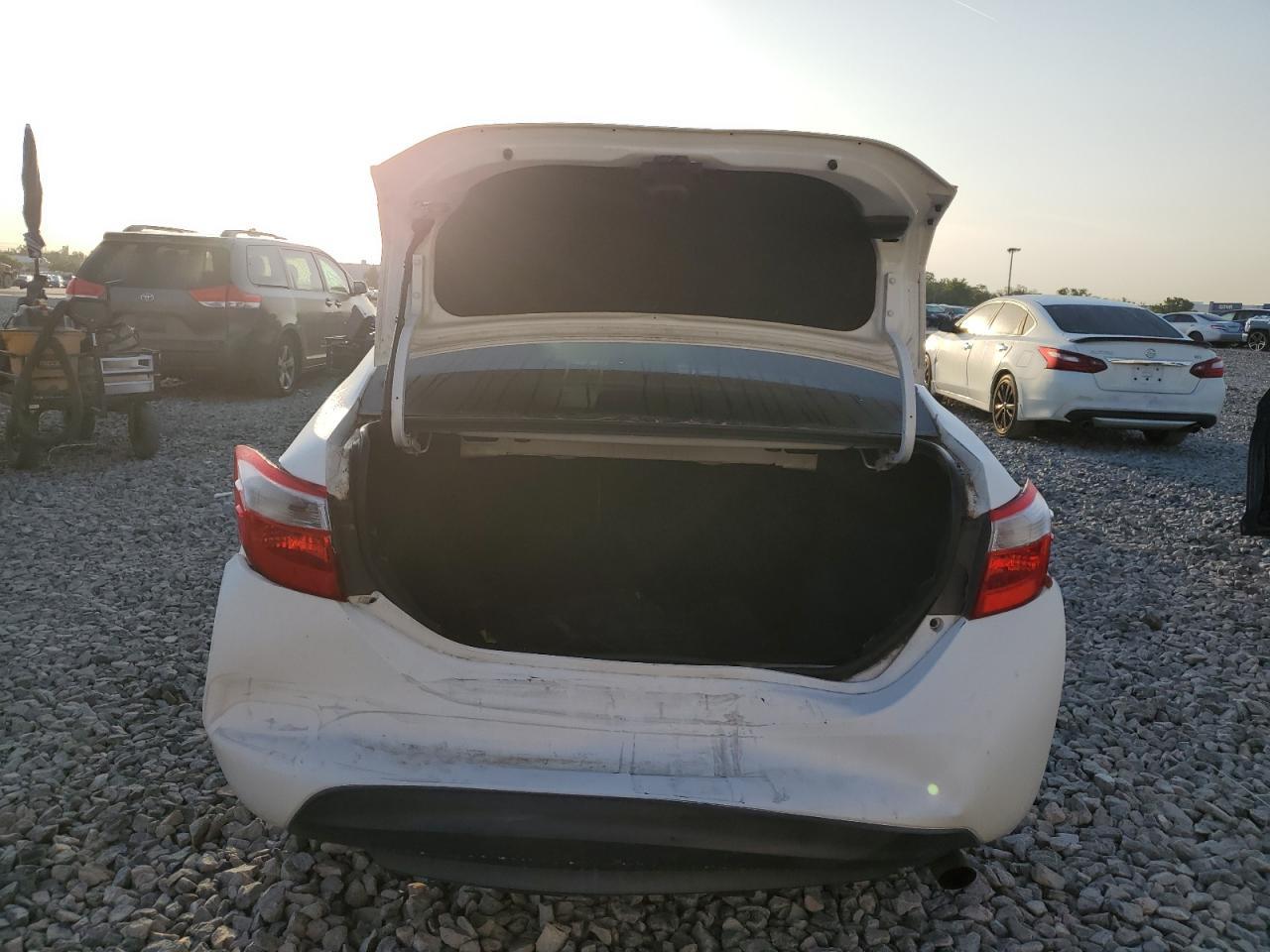 2014 TOYOTA COROLLA L - Image 6