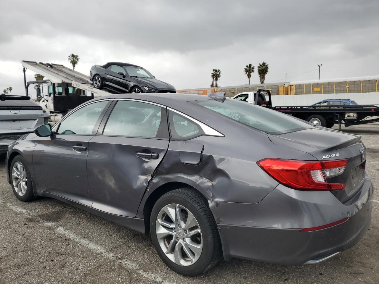 2018 HONDA ACCORD LX - Image 2