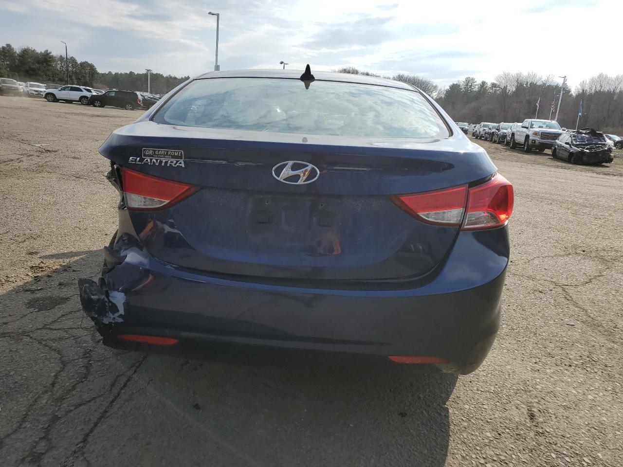 2011 HYUNDAI ELANTRA GL - Image 6