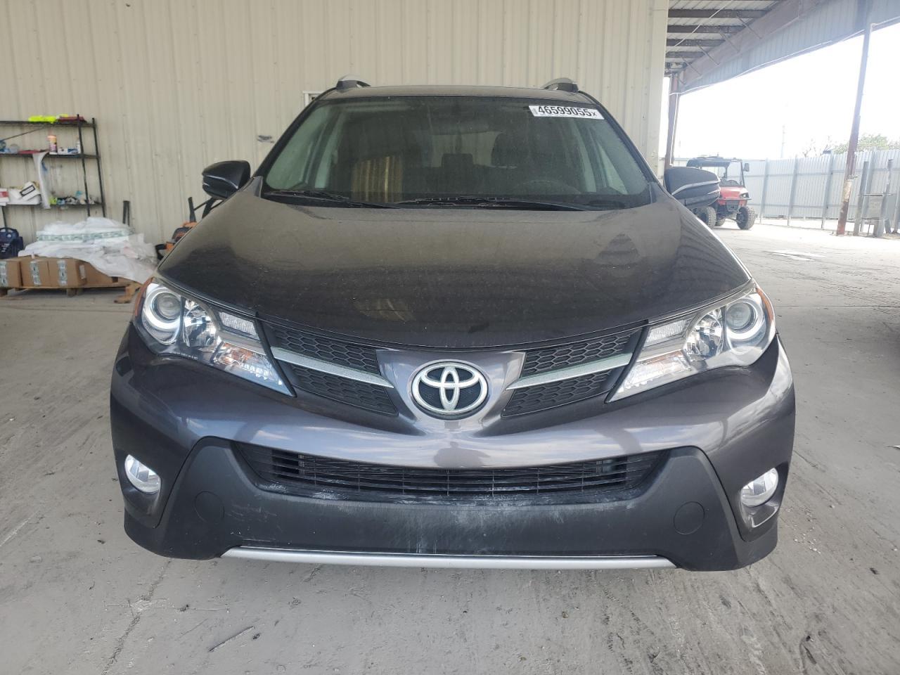 2015 TOYOTA RAV4 XLE - Image 5