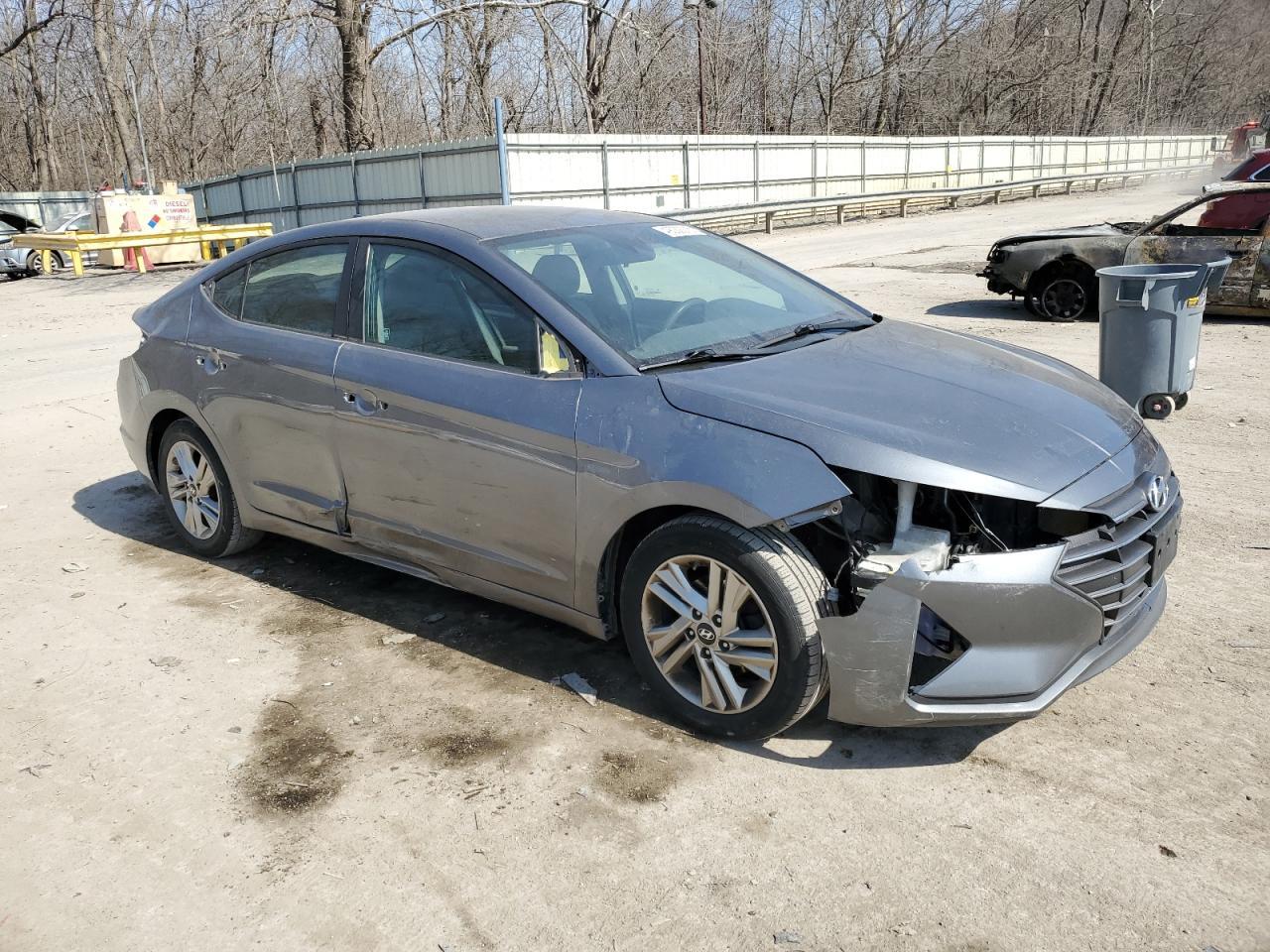 2019 HYUNDAI ELANTRA SE - Фото 4