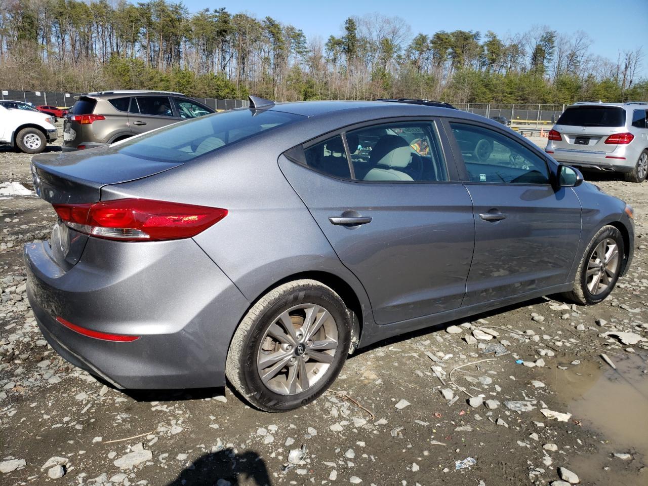 2018 HYUNDAI ELANTRA SE - Фото 3