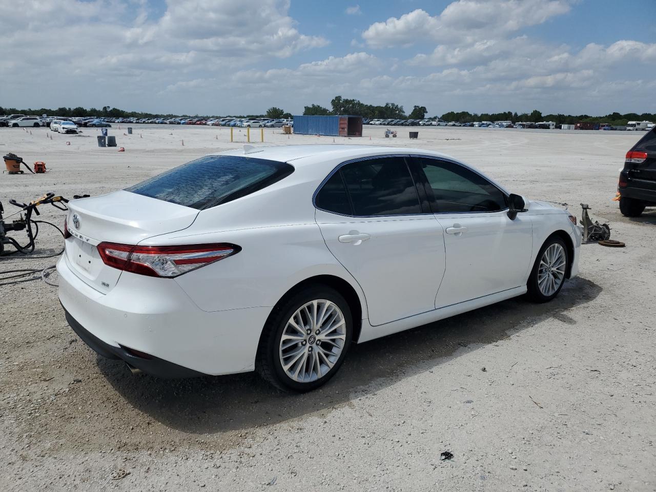 2018 TOYOTA CAMRY L - Фото 3