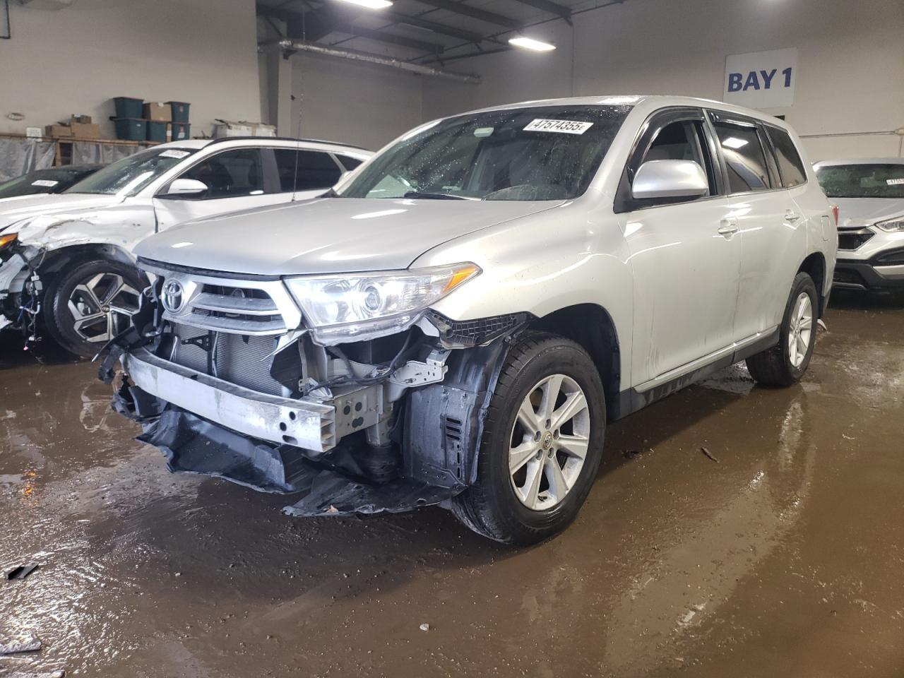 2011 TOYOTA HIGHLANDER