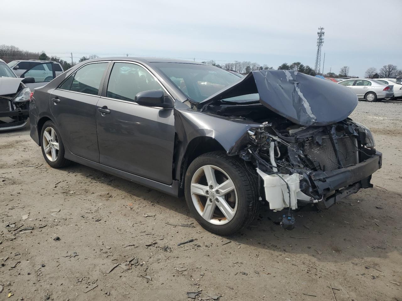 2014 TOYOTA CAMRY L - Image 4