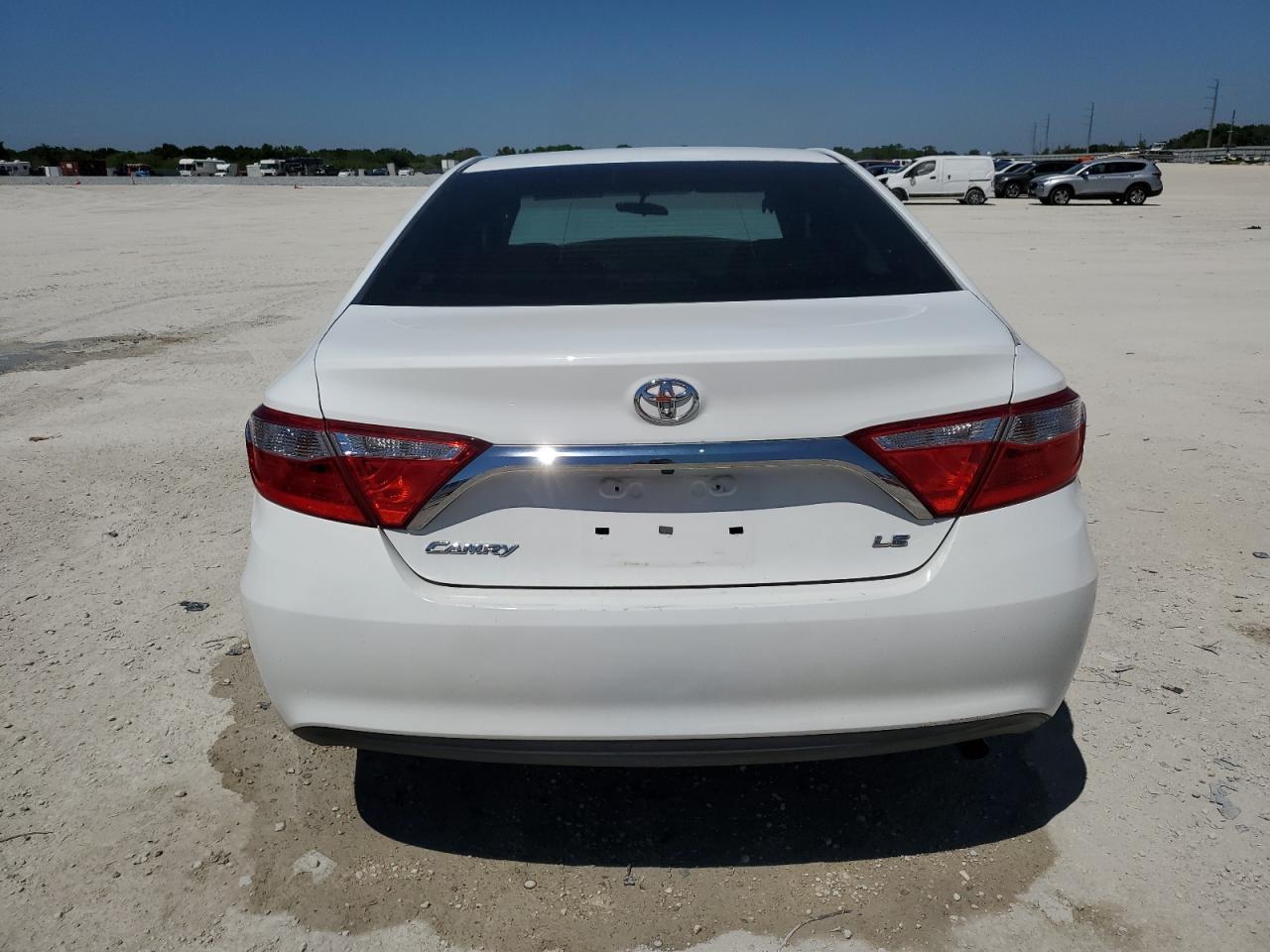 2016 TOYOTA CAMRY LE - Фото 6