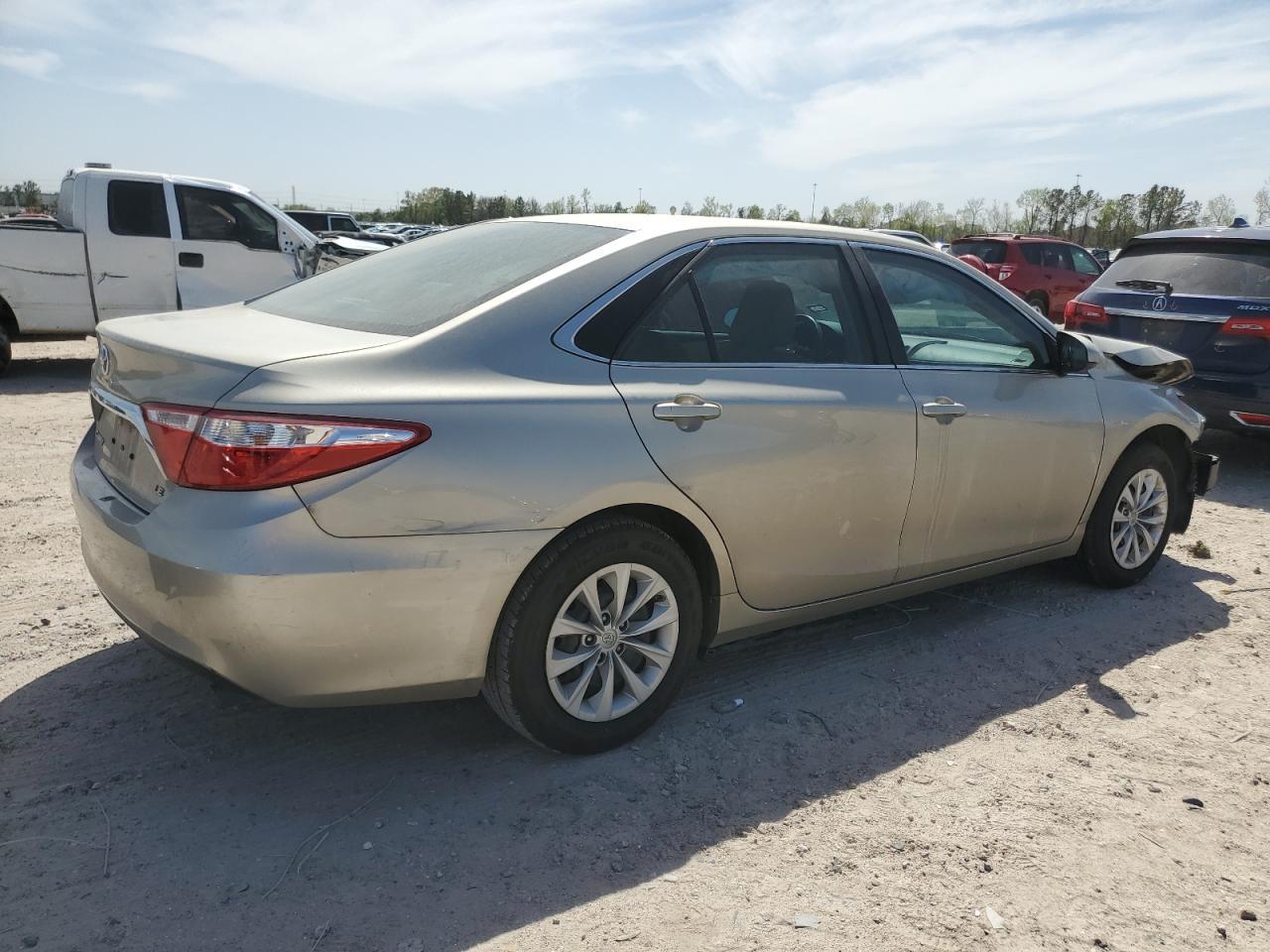 2015 TOYOTA CAMRY LE - Фото 3