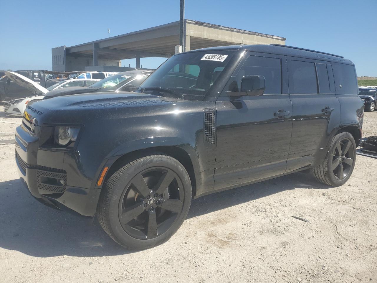 2024 LAND ROVER DEFENDER 1
