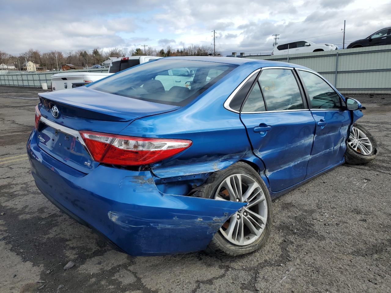 2017 TOYOTA CAMRY LE - Image 3