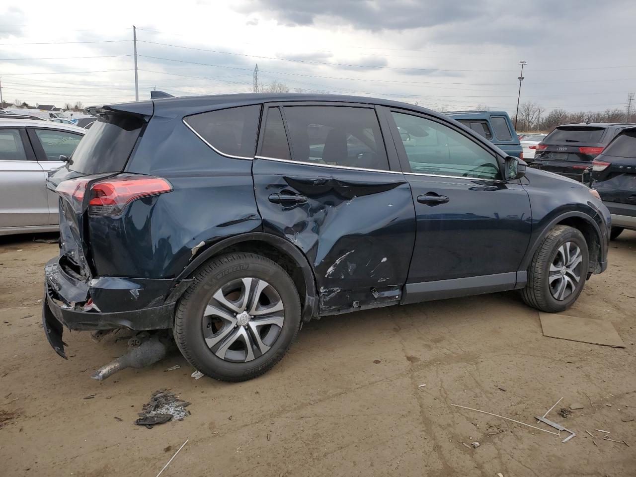 2018 TOYOTA RAV4 LE - Image 3