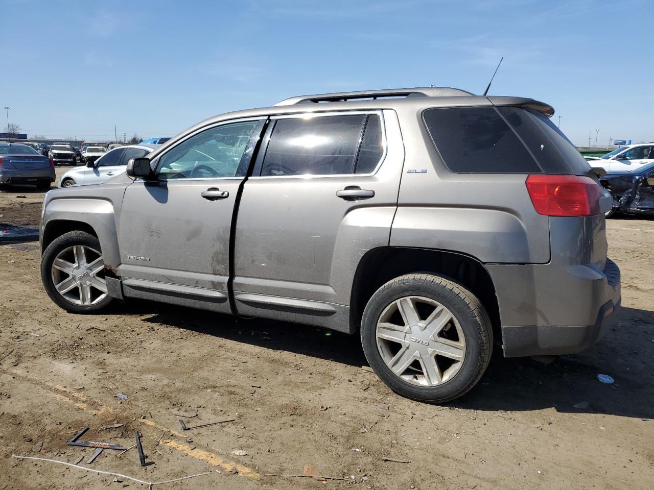 2012 GMC TERRAIN SL - Фото 2