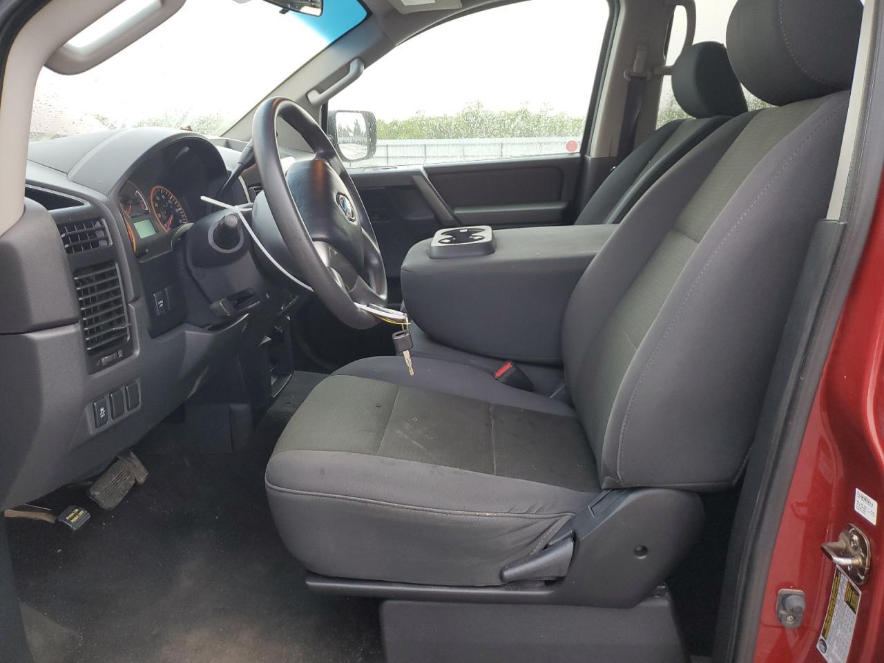 2013 NISSAN TITAN S - Фото 7