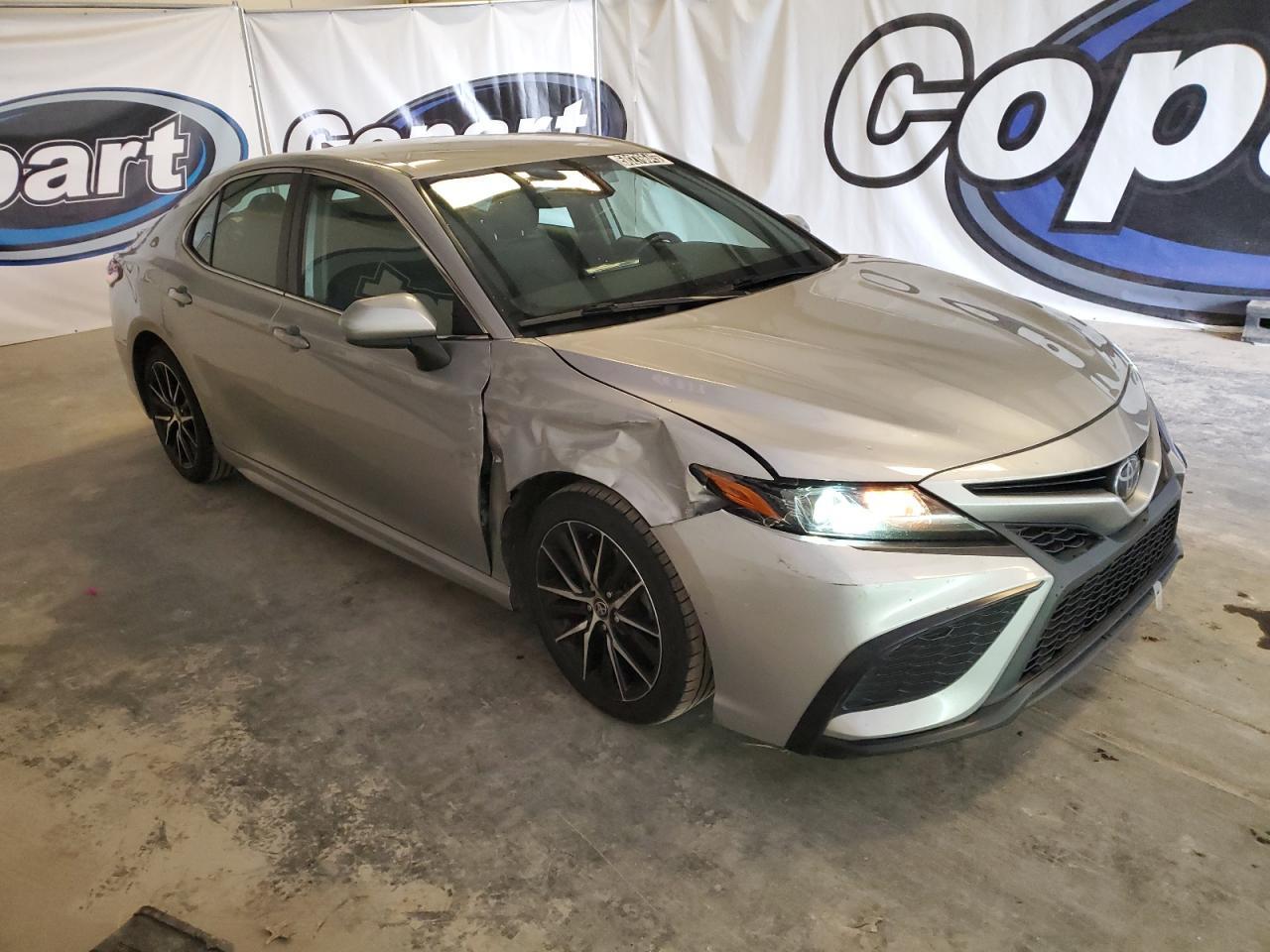 2021 TOYOTA CAMRY SE - Фото 4