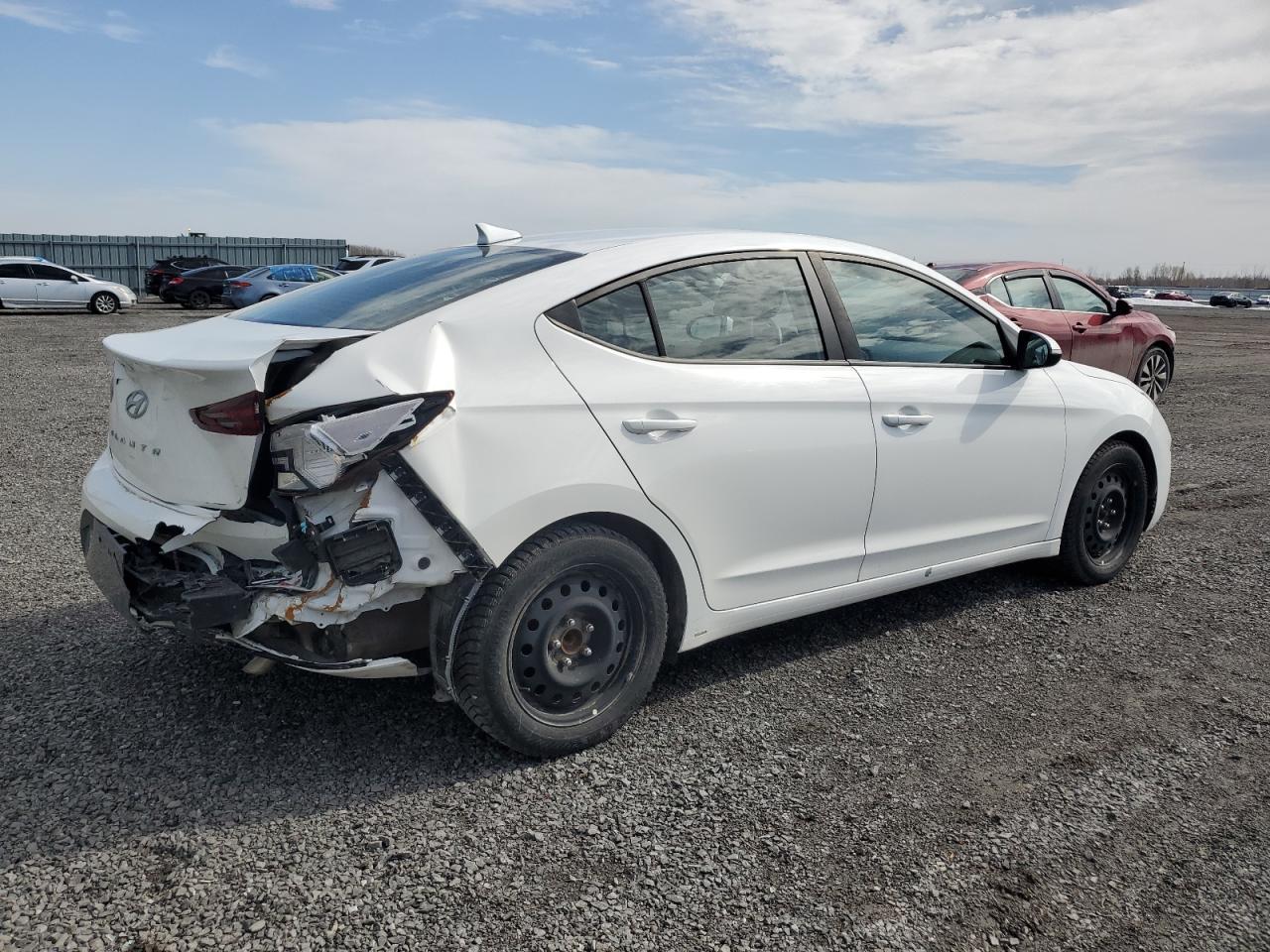 2019 HYUNDAI ELANTRA SE - Фото 3