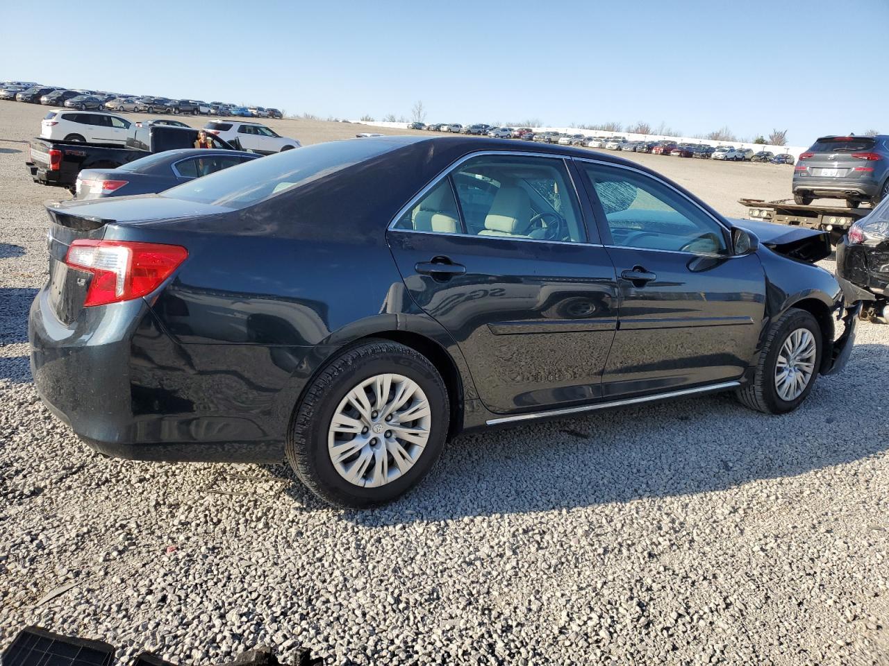 2014 TOYOTA CAMRY L - Image 3