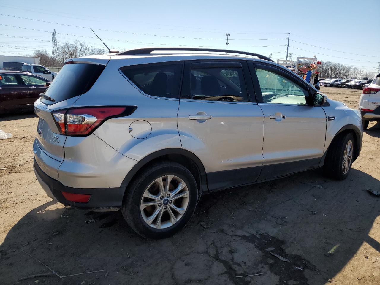 2017 FORD ESCAPE SE - Фото 3