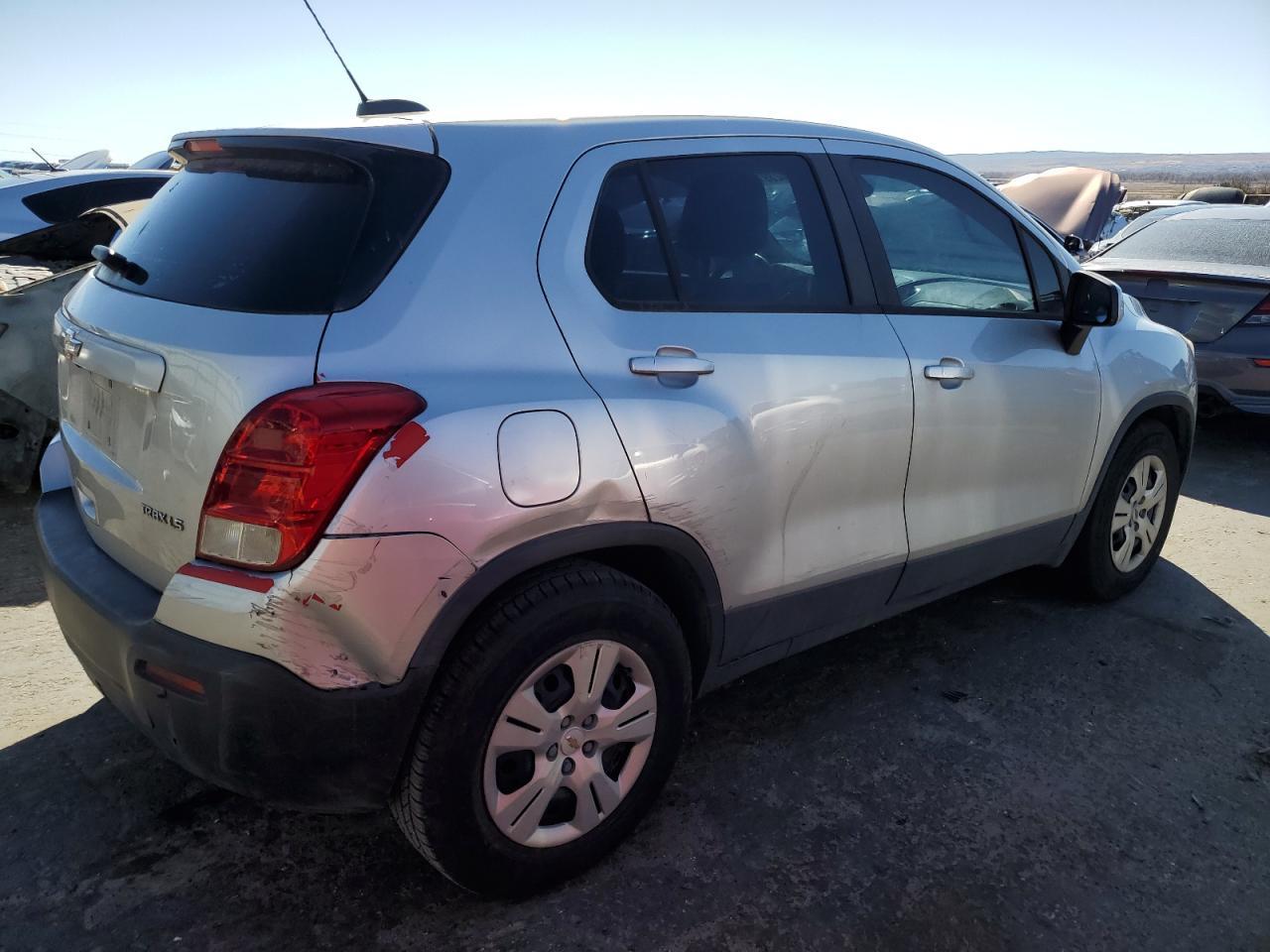2015 CHEVROLET TRAX LS - Image 3