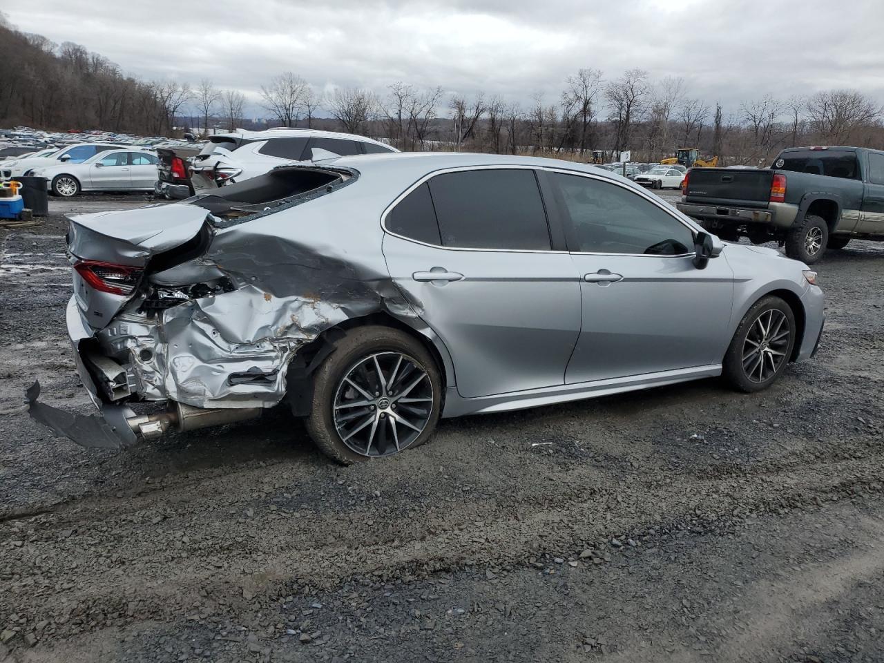 2021 TOYOTA CAMRY SE - Image 3