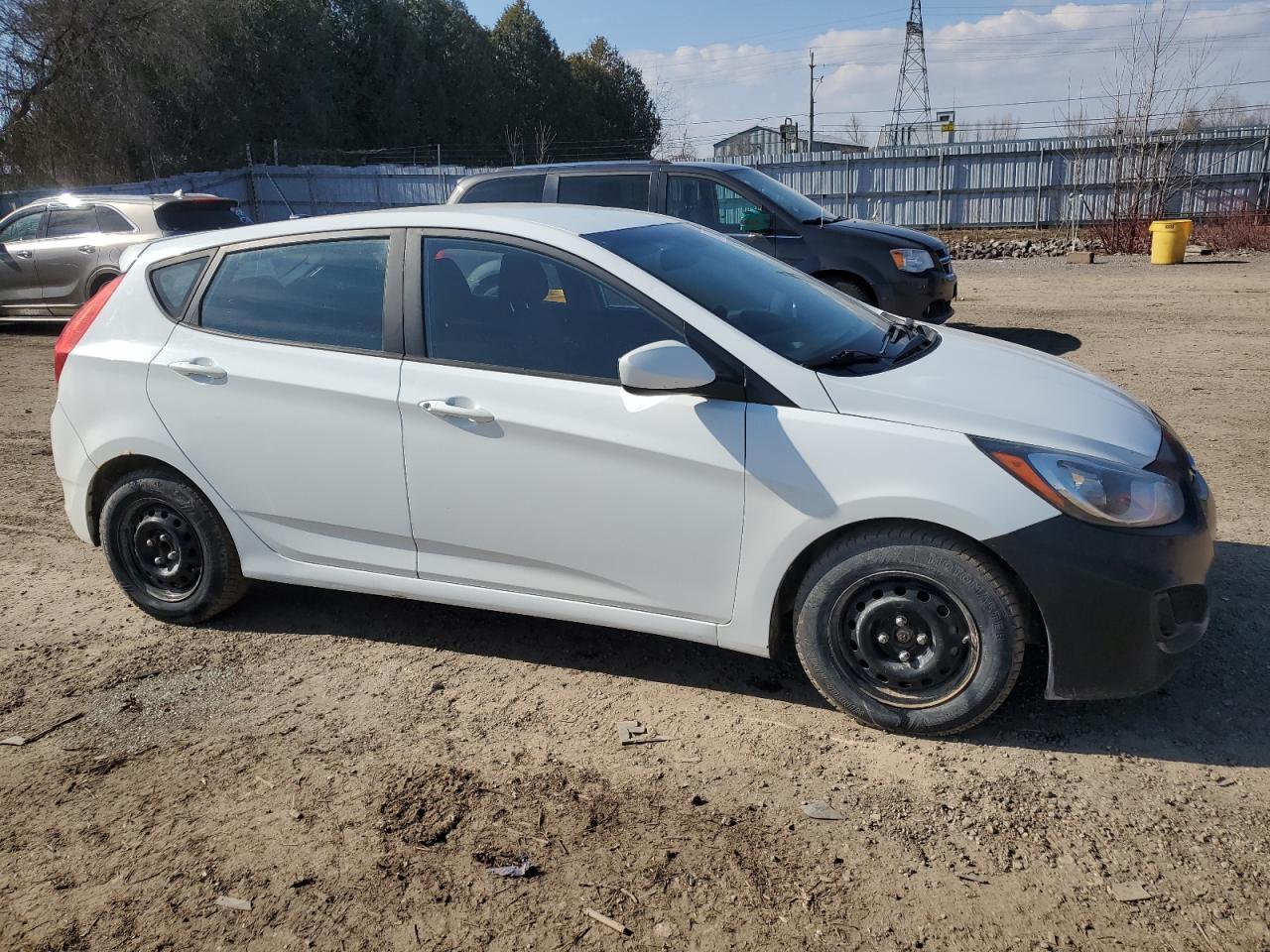 2014 HYUNDAI ACCENT GLS - Image 4