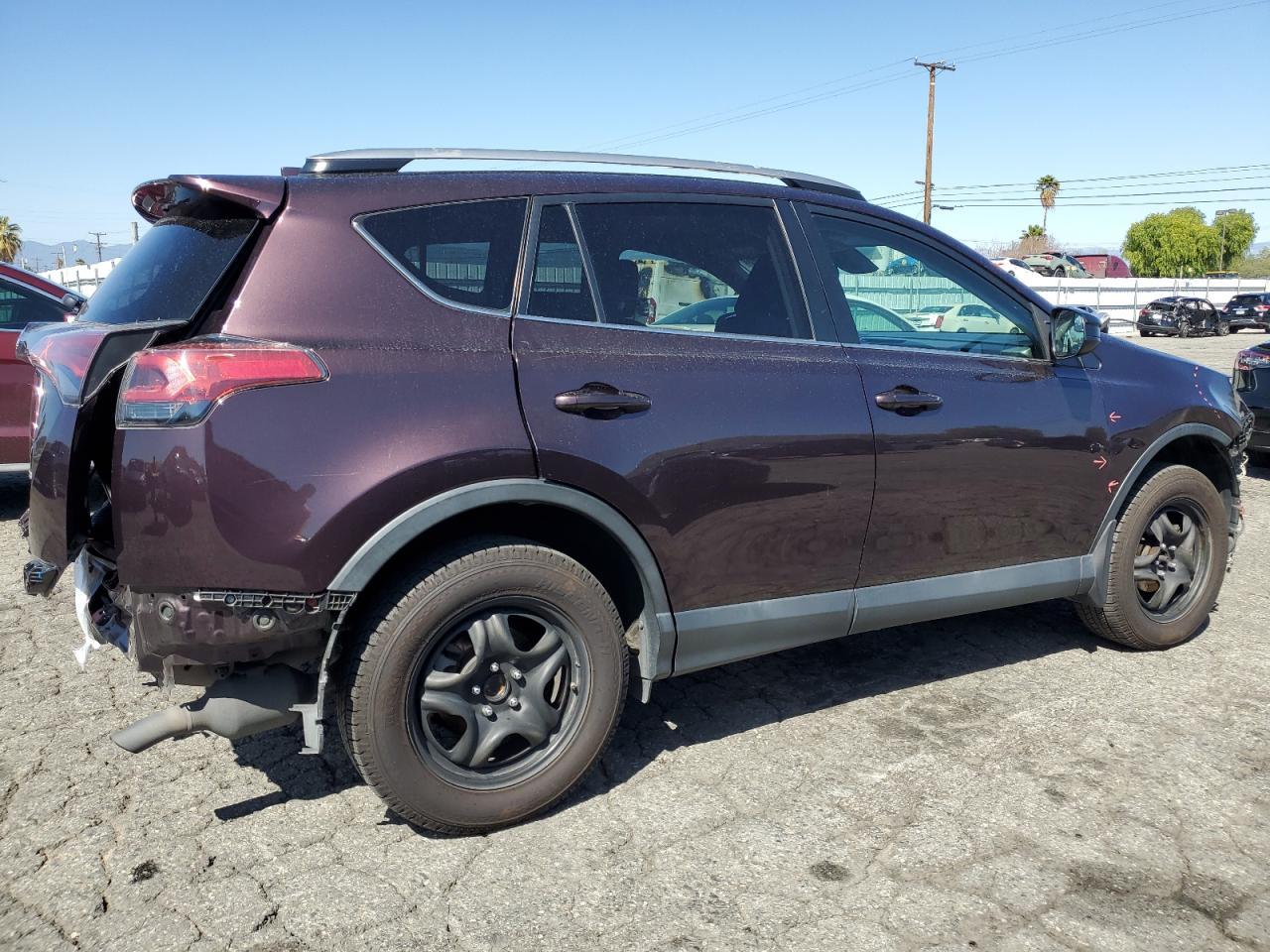 2018 TOYOTA RAV4 LE - Фото 3
