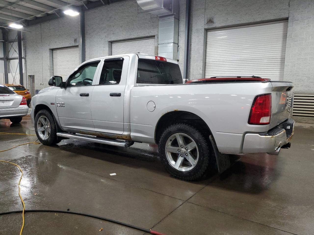 2015 RAM 1500 ST - Фото 2