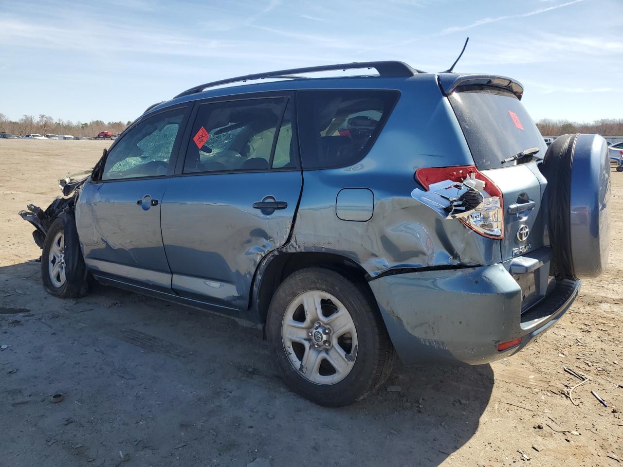 2011 TOYOTA RAV4 - Фото 2