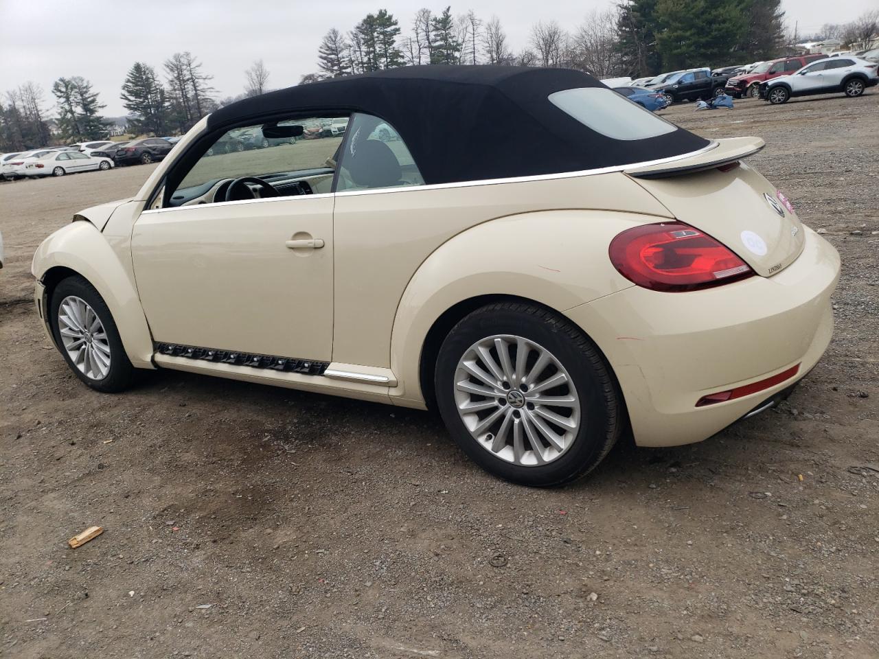 2019 VOLKSWAGEN BEETLE S - Фото 2