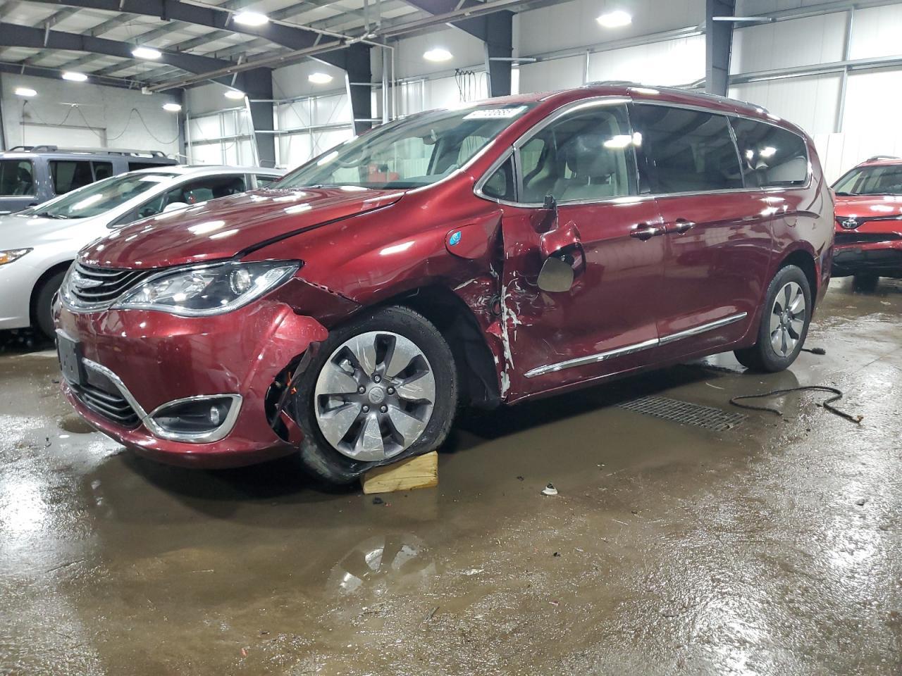 2017 CHRYSLER PACIFICA E