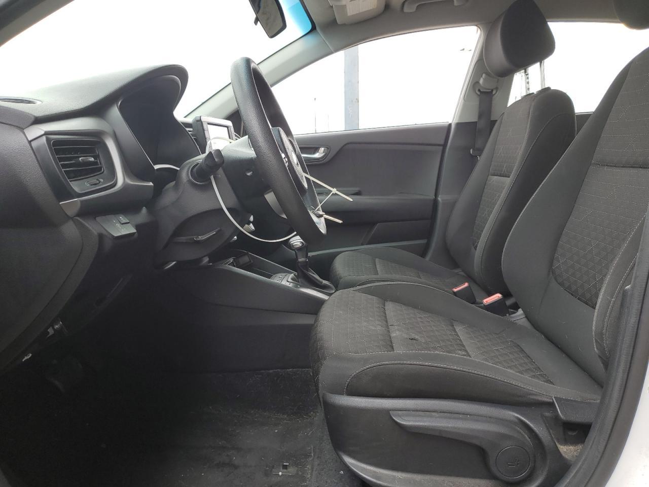 2020 KIA RIO LX - Фото 7