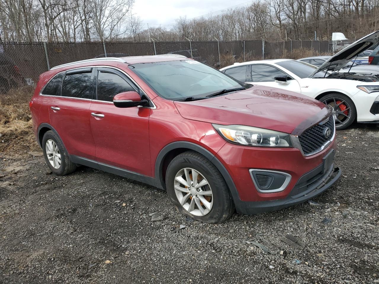 2017 KIA SORENTO LX - Image 4