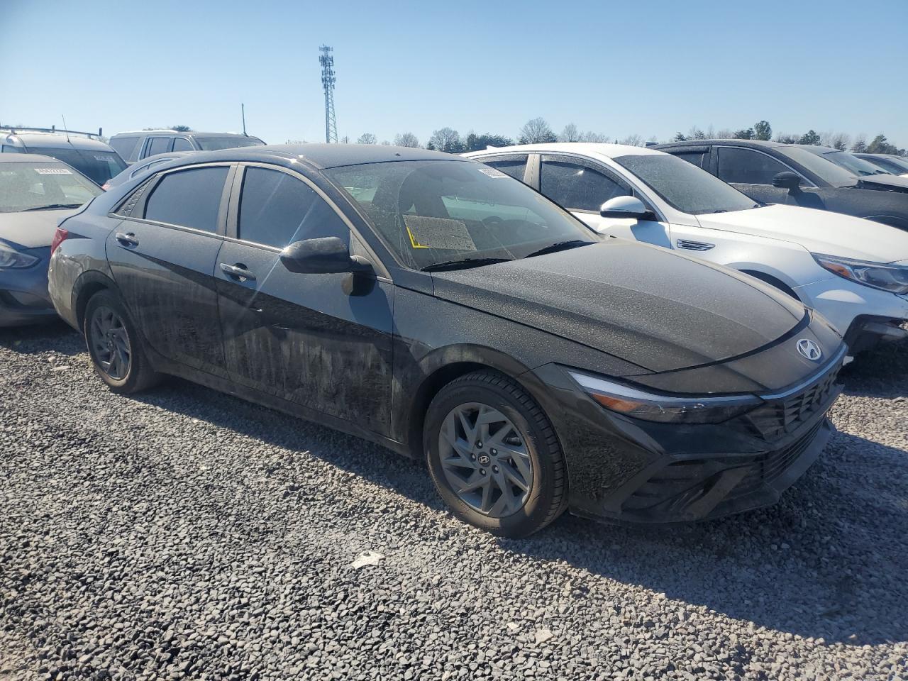 2024 HYUNDAI ELANTRA SE - Фото 4