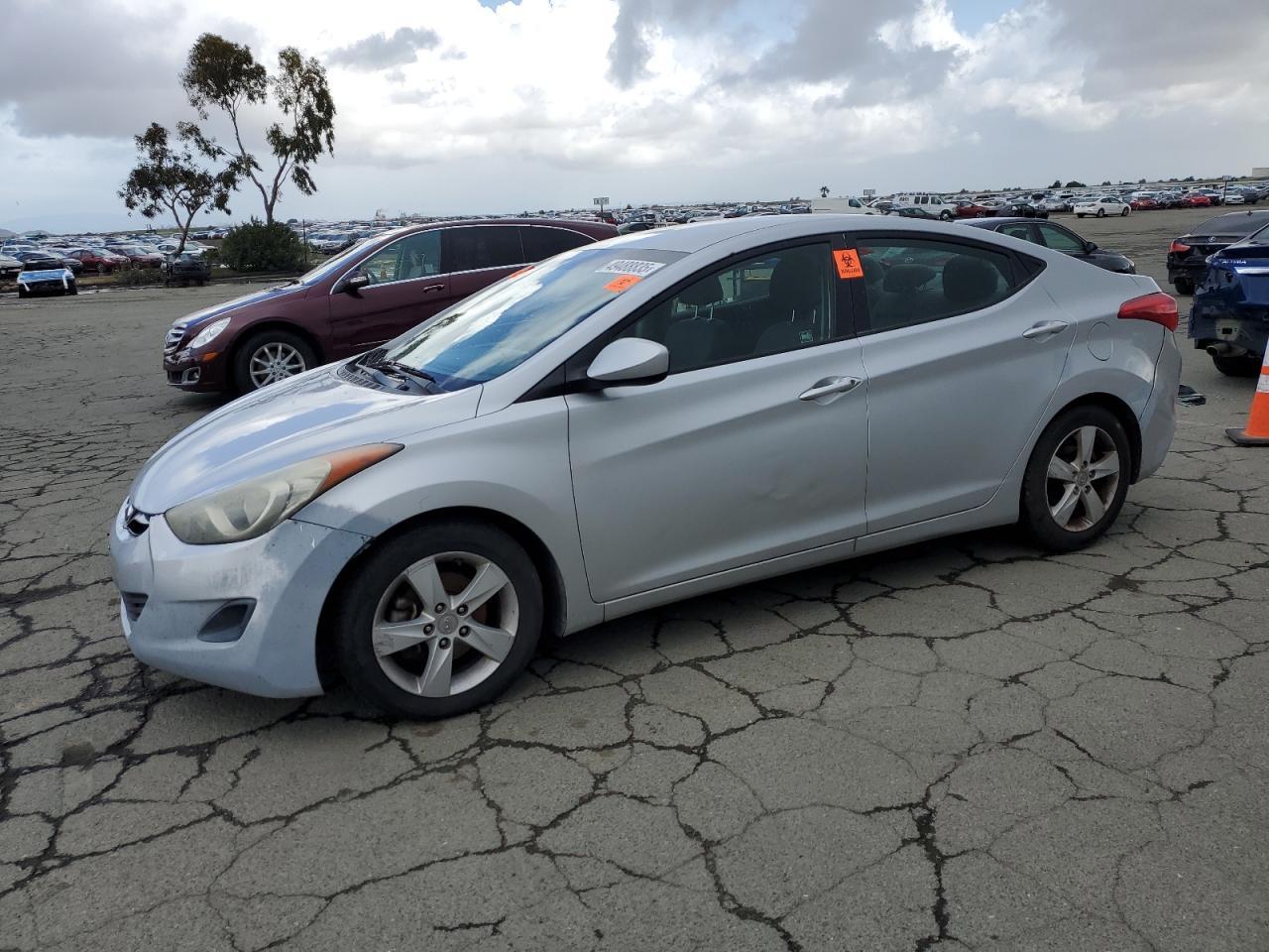 2013 HYUNDAI ELANTRA GL