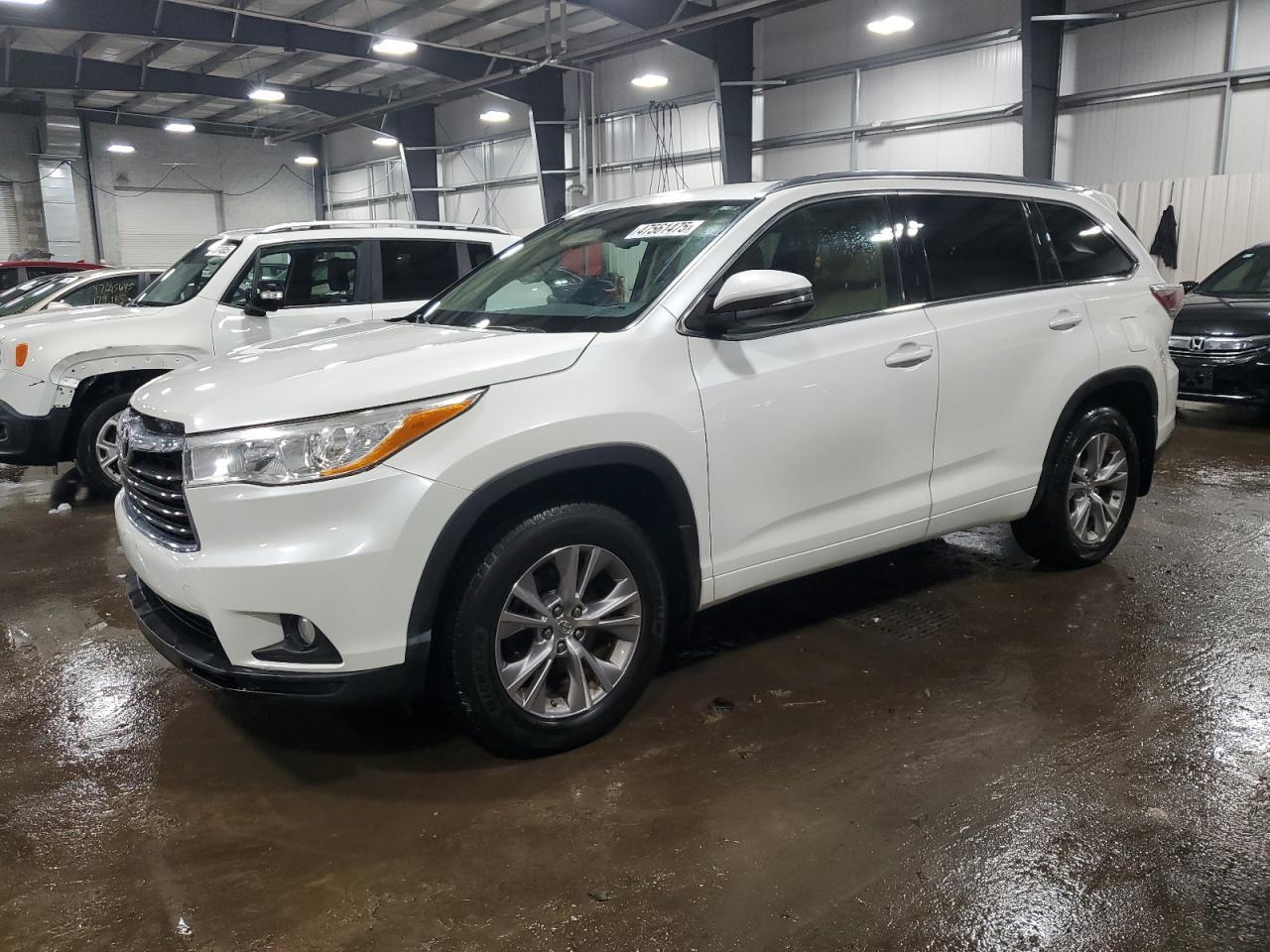 2015 TOYOTA HIGHLANDER