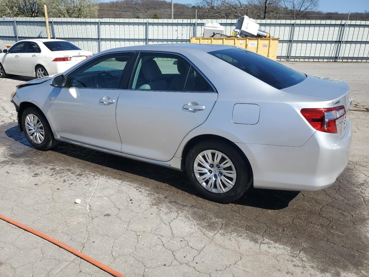 2014 TOYOTA CAMRY L - Фото 2