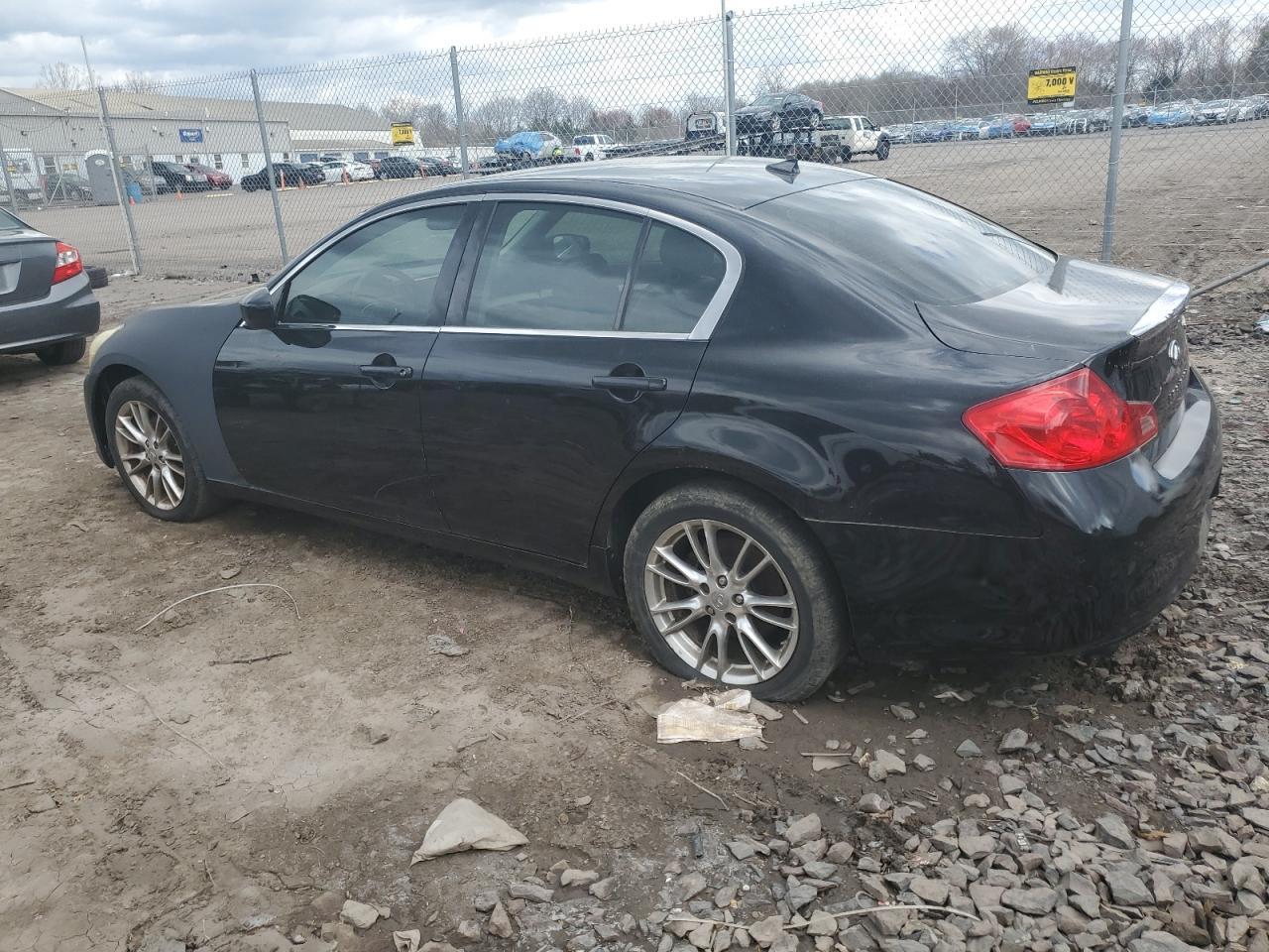 2012 INFINITI G37 - Image 2