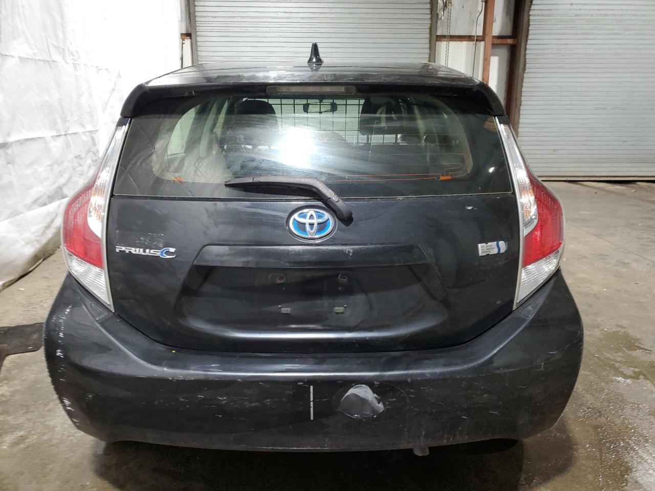 2016 TOYOTA PRIUS C - Image 6
