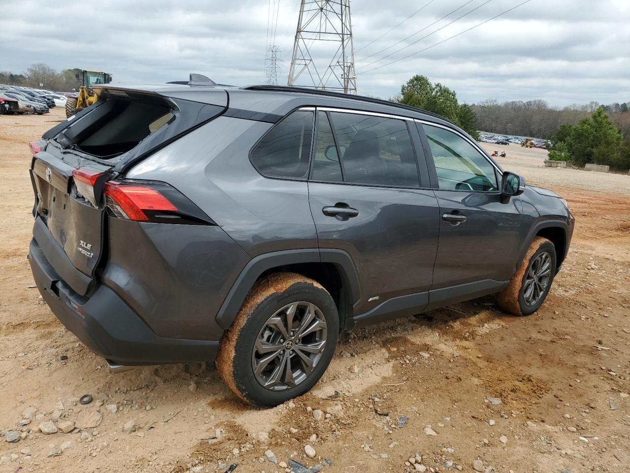 2022 TOYOTA RAV4 XLE P - Image 3