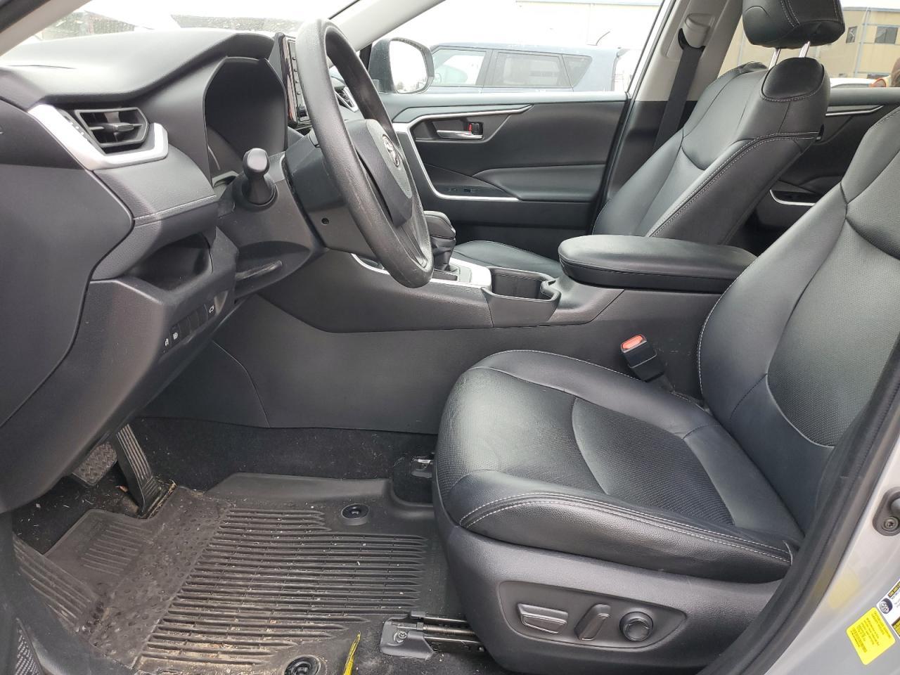 2022 TOYOTA RAV4 XLE - Фото 7