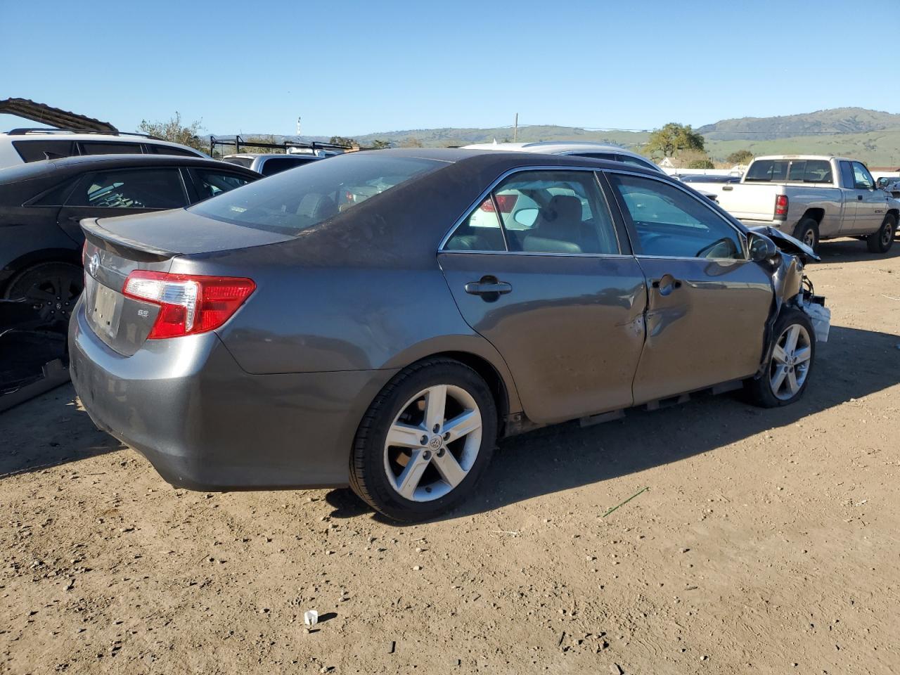 2013 TOYOTA CAMRY L - Фото 3