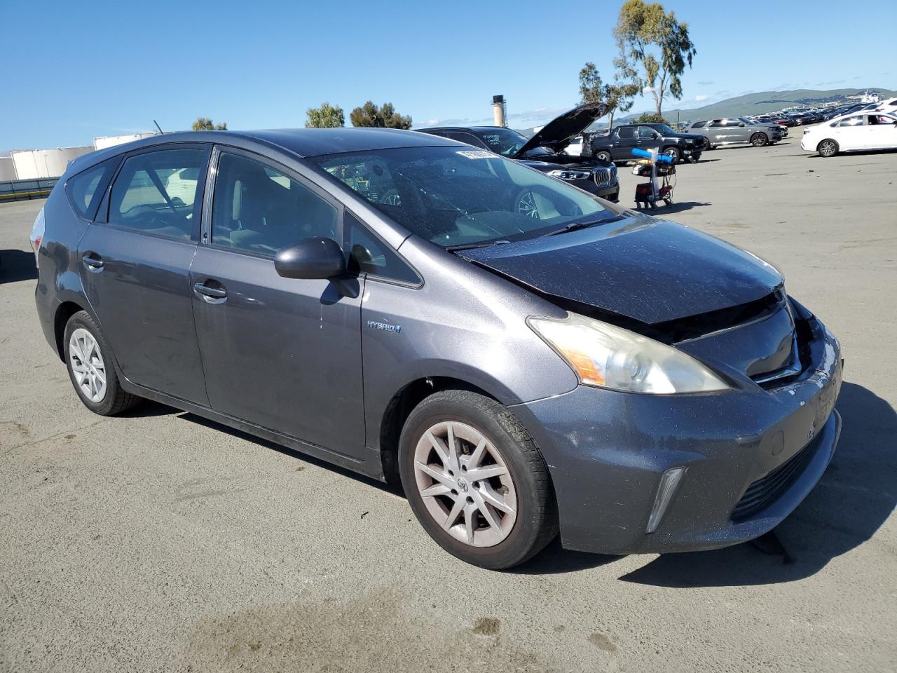 2013 TOYOTA PRIUS V - Фото 4