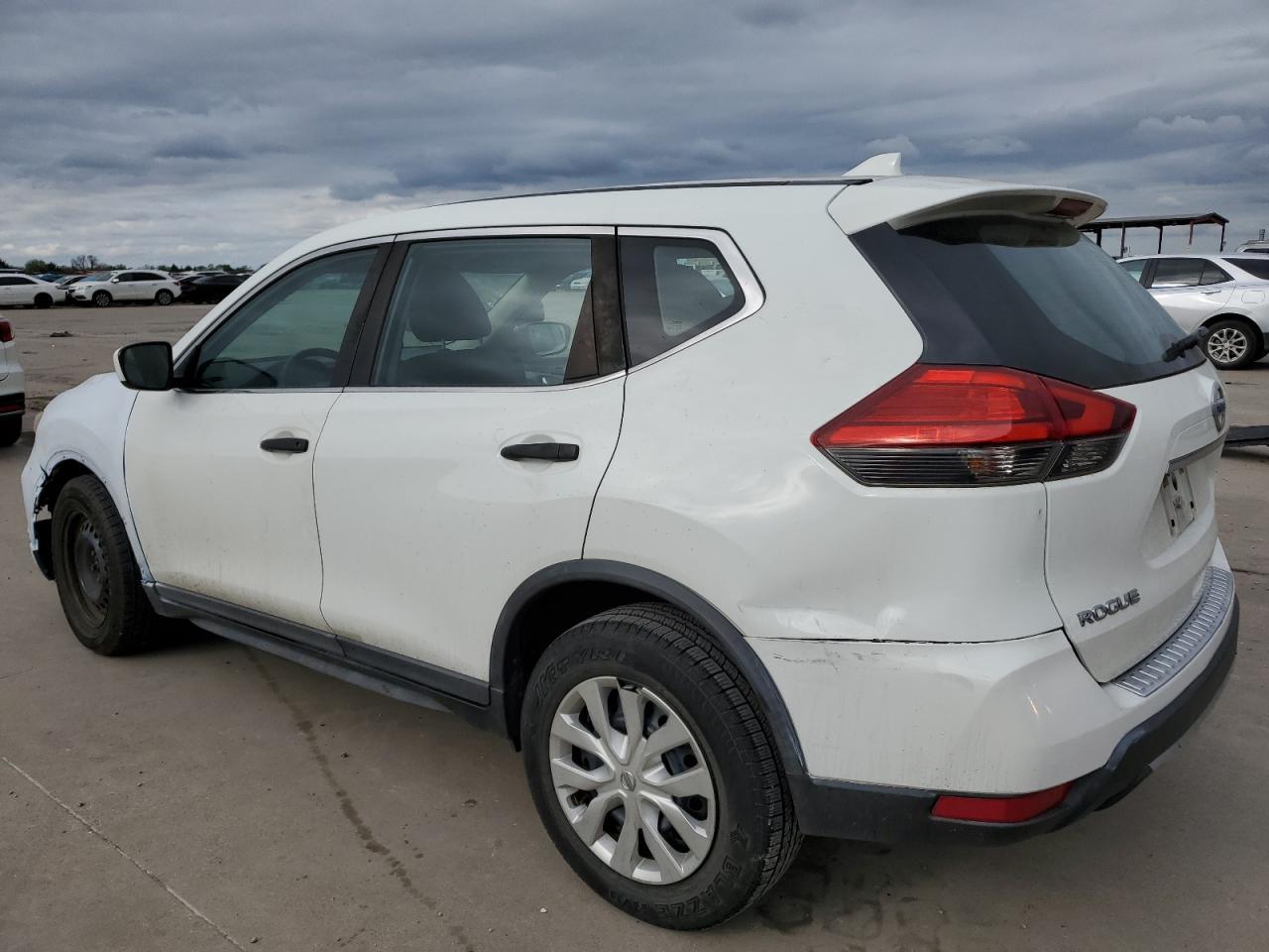 2017 NISSAN ROGUE S - Фото 2