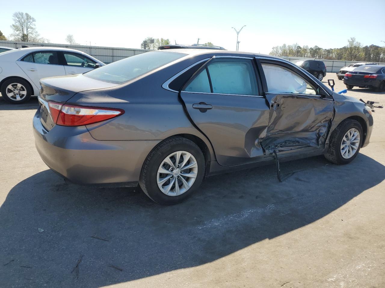 2017 TOYOTA CAMRY LE - Image 3