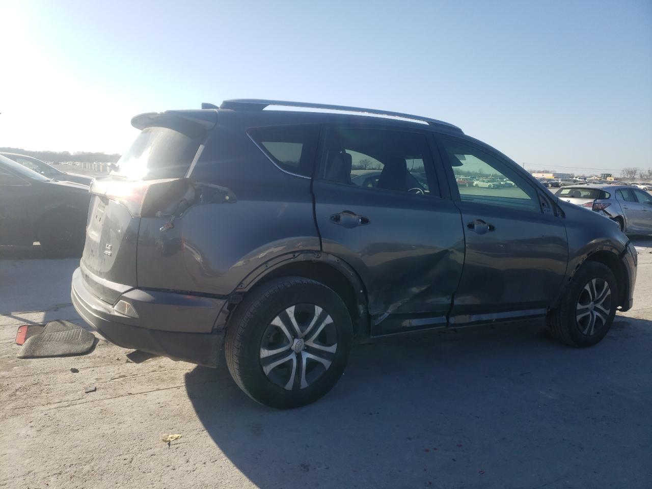 2017 TOYOTA RAV4 LE - Фото 3