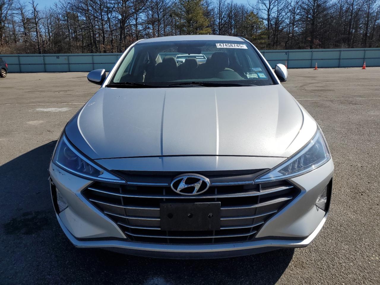2019 HYUNDAI ELANTRA SE - Фото 5