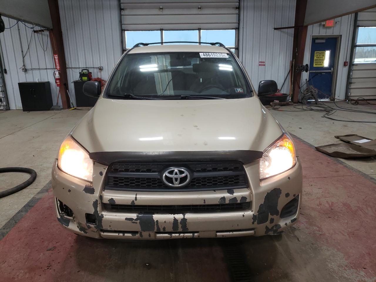 2011 TOYOTA RAV4 - Фото 5