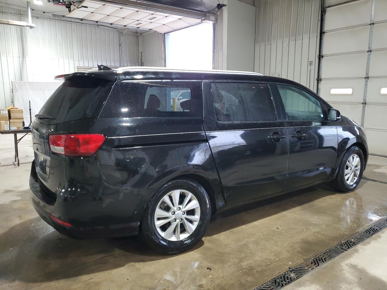 2016 KIA SEDONA LX - Фото 3
