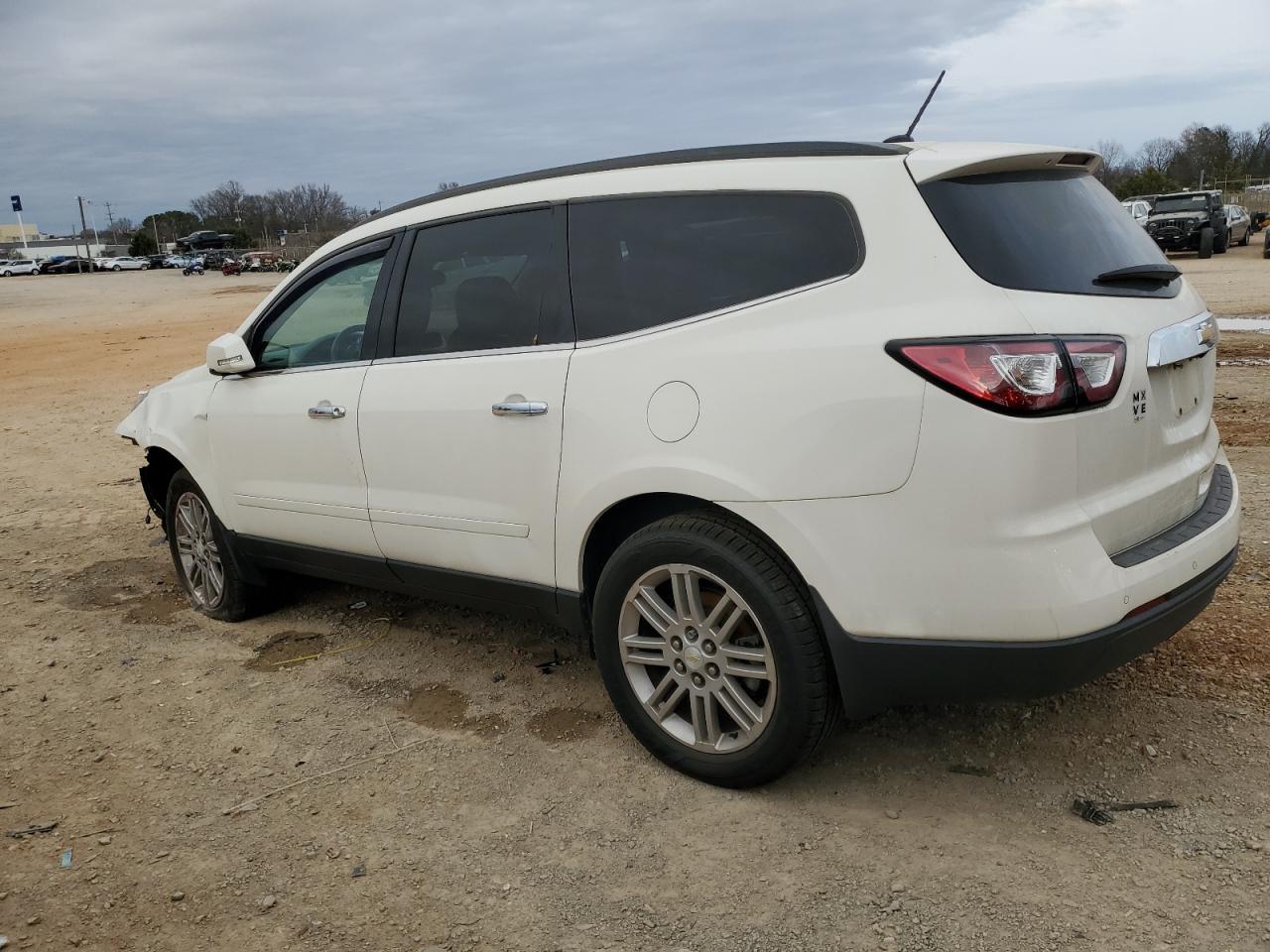 2015 CHEVROLET TRAVERSE L - Image 2