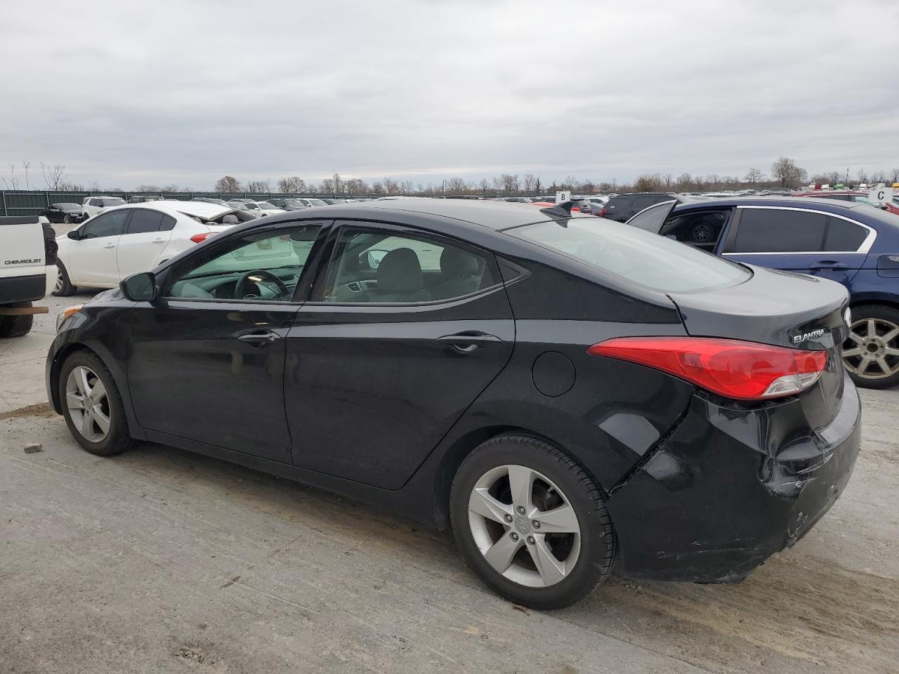 2013 HYUNDAI ELANTRA GL - Image 2
